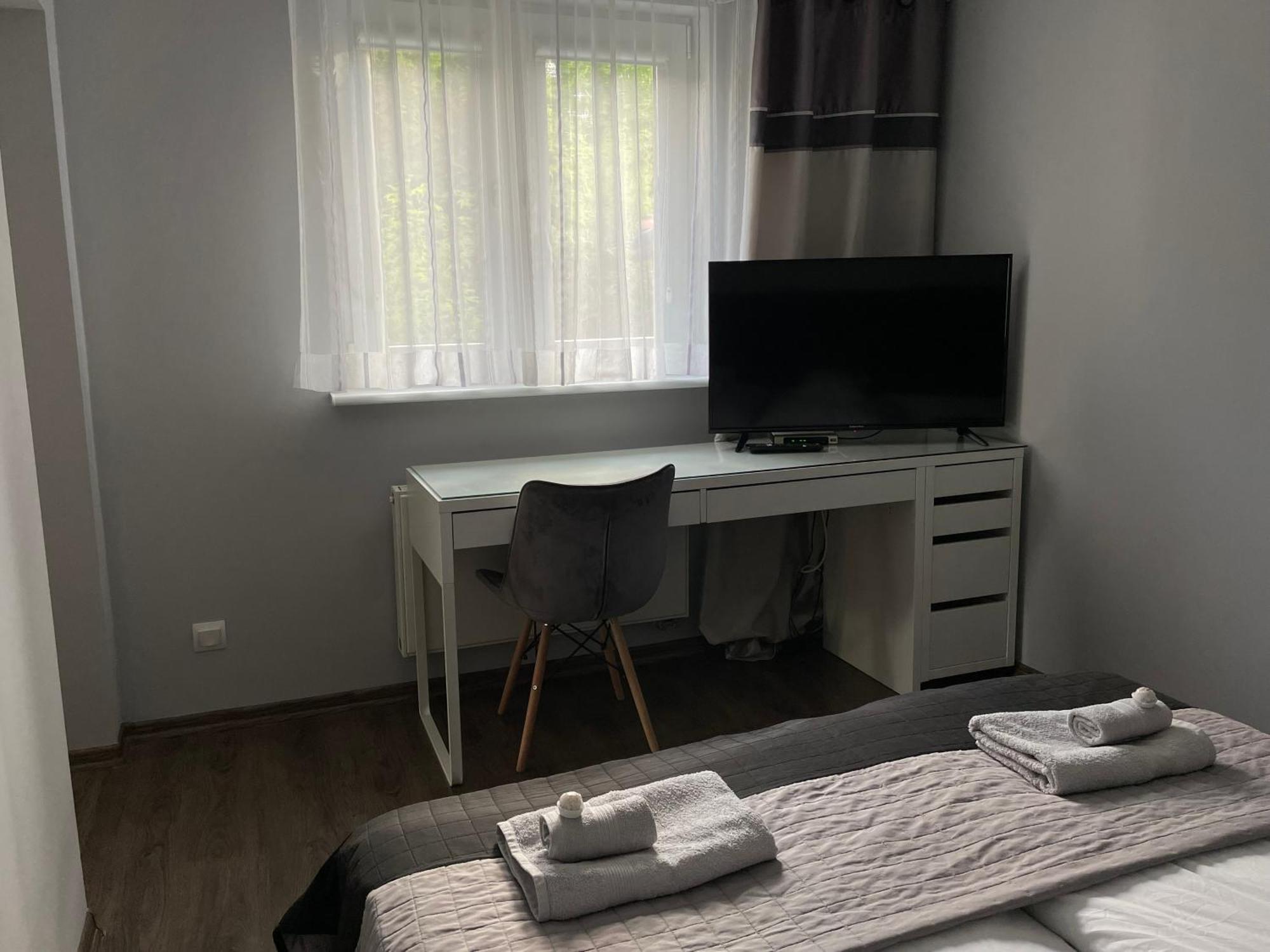 Apartament Lazur Pila Luaran gambar