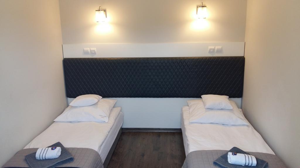 Apartament Lazur Pila Luaran gambar