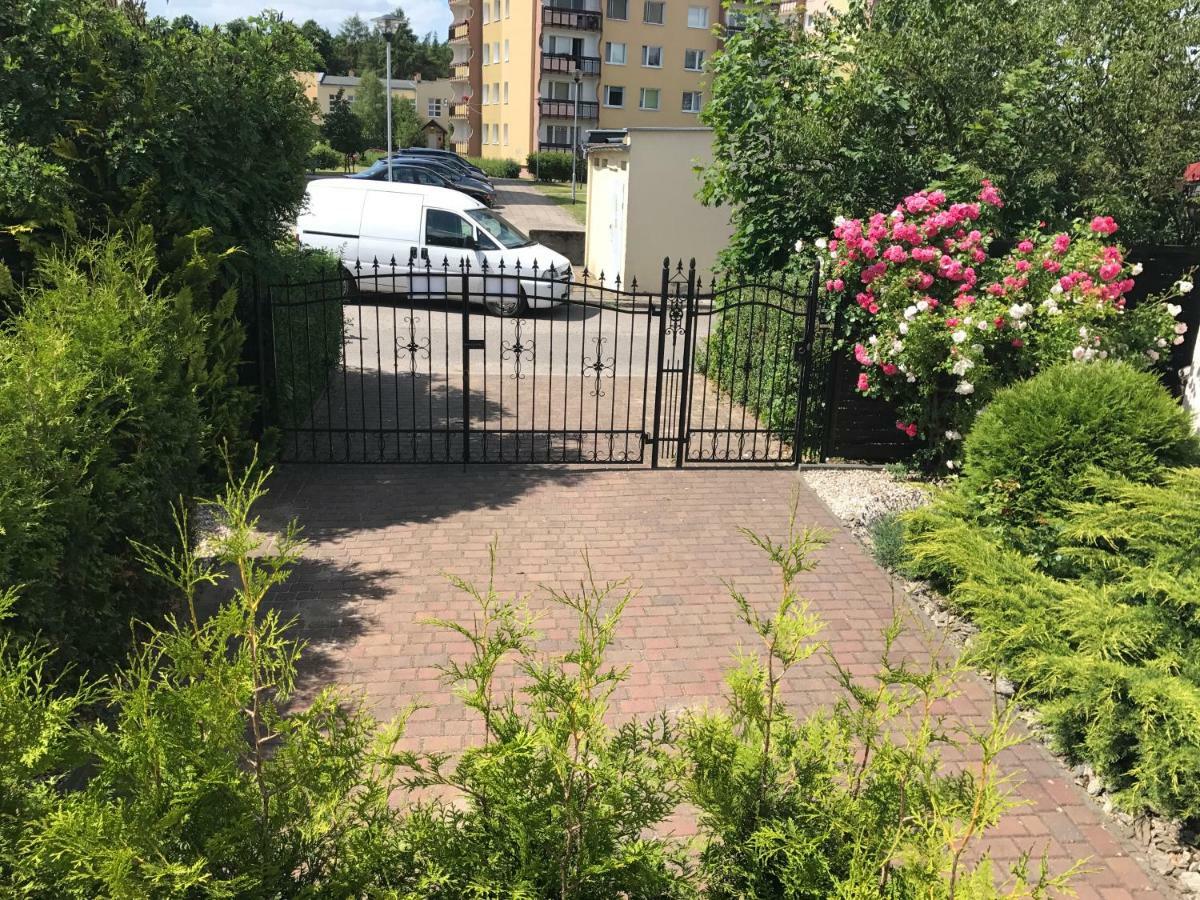 Apartament Lazur Pila Luaran gambar